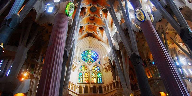 the-unfinished-beauty-of-barcelonas-sagrada-familia